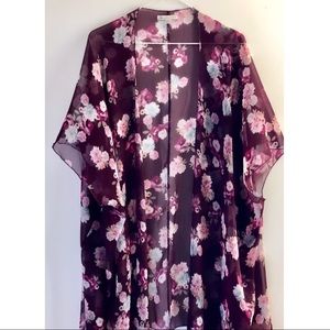 American Eagle (AE) Floral Kimono